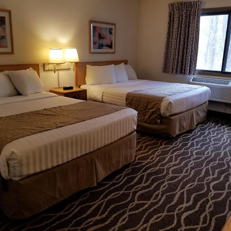 Boarders Inn & Suites By Cobblestone Hotels - Wautoma Екстер'єр фото