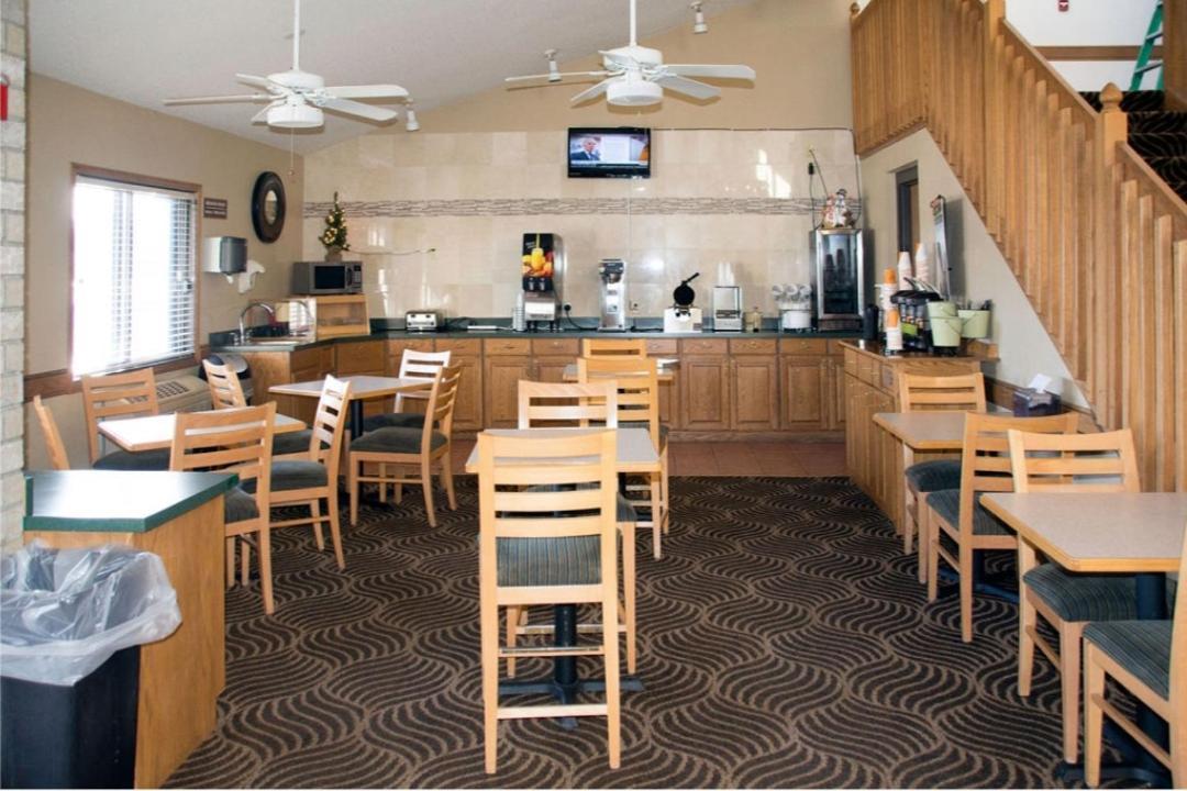 Boarders Inn & Suites By Cobblestone Hotels - Wautoma Екстер'єр фото