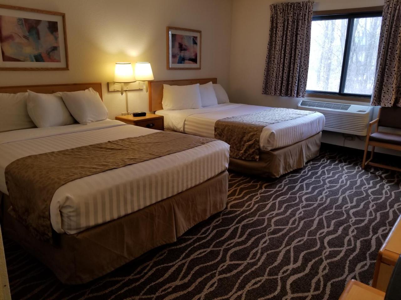 Boarders Inn & Suites By Cobblestone Hotels - Wautoma Екстер'єр фото